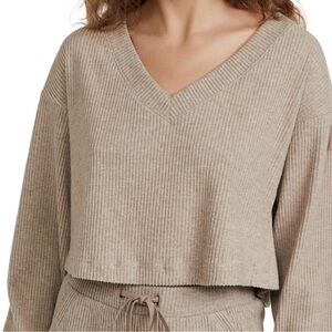 Alo Yoga Muse Ribbed V Neck Cropped Long Sleeve Pullover Shirt Top